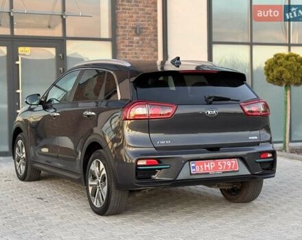 Сірий Кіа Niro, об'ємом двигуна 0 л та пробігом 135 тис. км за 17500 $, фото 17 на Automoto.ua