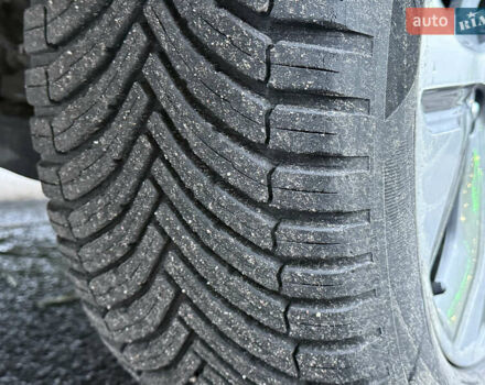 Серый Киа Niro, объемом двигателя 0 л и пробегом 165 тыс. км за 18000 $, фото 26 на Automoto.ua