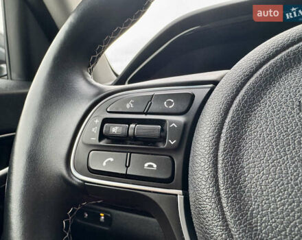 Серый Киа Niro, объемом двигателя 0 л и пробегом 109 тыс. км за 20500 $, фото 46 на Automoto.ua