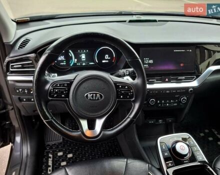 Серый Киа Niro, объемом двигателя 0 л и пробегом 115 тыс. км за 20300 $, фото 18 на Automoto.ua