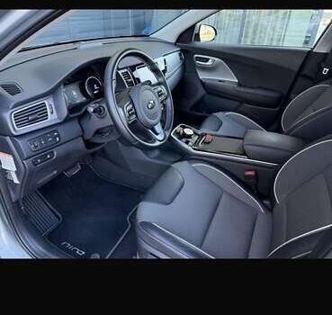 Кіа Niro 2020 у Чернівцях на Automoto.ua Сірий Кіа Niro, об'ємом двигуна 0 л та пробігом 12 тис. км за 19100 $, фото 20 на Automoto.ua