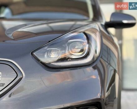 Сірий Кіа Niro, об'ємом двигуна 0 л та пробігом 135 тис. км за 17500 $, фото 27 на Automoto.ua