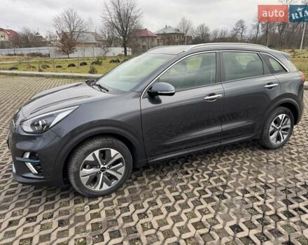 Сірий Кіа Niro, об'ємом двигуна 0 л та пробігом 150 тис. км за 17350 $, фото 7 на Automoto.ua