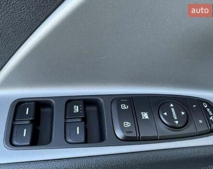 Кіа Niro 2020 у Чернівцях на Automoto.ua Сірий Кіа Niro, об'ємом двигуна 0 л та пробігом 12 тис. км за 19100 $, фото 5 на Automoto.ua