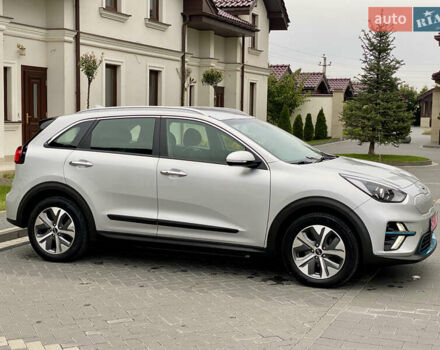 Сірий Кіа Niro, об'ємом двигуна 0 л та пробігом 63 тис. км за 20899 $, фото 12 на Automoto.ua