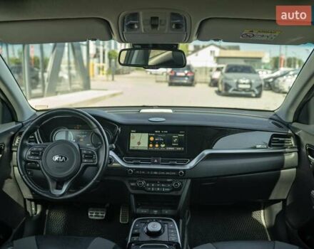 Сірий Кіа Niro, об'ємом двигуна 1.6 л та пробігом 84 тис. км за 21500 $, фото 27 на Automoto.ua