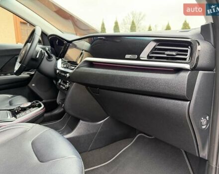 Сірий Кіа Niro, об'ємом двигуна 0 л та пробігом 71 тис. км за 21999 $, фото 77 на Automoto.ua