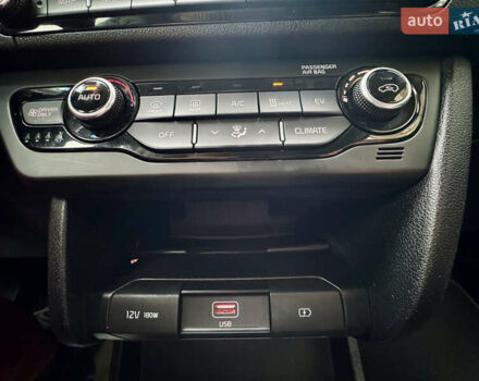 Серый Киа Niro, объемом двигателя 0 л и пробегом 109 тыс. км за 20500 $, фото 53 на Automoto.ua