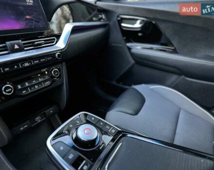 Киа Niro 2020 в Ивано-Франковске на Automoto.ua Серый Киа Niro, объемом двигателя 0 л и пробегом 88 тыс. км за 18500 $, фото 20 на Automoto.ua
