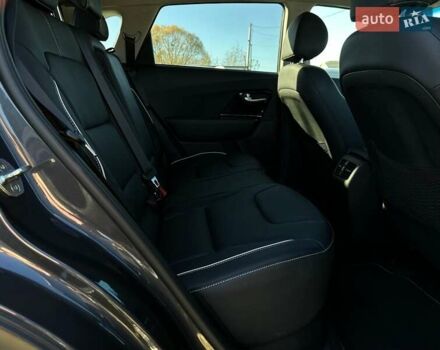 Сірий Кіа Niro, об'ємом двигуна 0 л та пробігом 58 тис. км за 23400 $, фото 89 на Automoto.ua