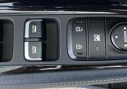 Сірий Кіа Niro, об'ємом двигуна 0 л та пробігом 158 тис. км за 19950 $, фото 24 на Automoto.ua