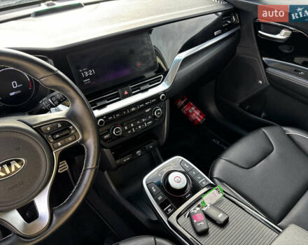 Серый Киа Niro, объемом двигателя 0 л и пробегом 110 тыс. км за 21200 $, фото 34 на Automoto.ua