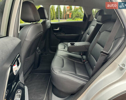 Серый Киа Niro, объемом двигателя 0 л и пробегом 118 тыс. км за 19350 $, фото 125 на Automoto.ua