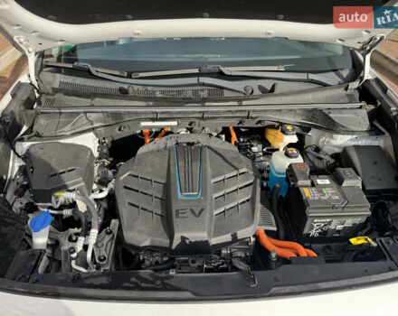 Серый Киа Niro, объемом двигателя 0 л и пробегом 118 тыс. км за 19350 $, фото 131 на Automoto.ua