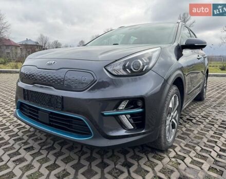 Сірий Кіа Niro, об'ємом двигуна 0 л та пробігом 150 тис. км за 17350 $, фото 2 на Automoto.ua