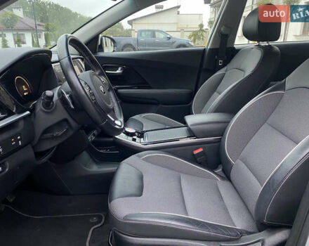 Сірий Кіа Niro, об'ємом двигуна 0 л та пробігом 63 тис. км за 20899 $, фото 30 на Automoto.ua