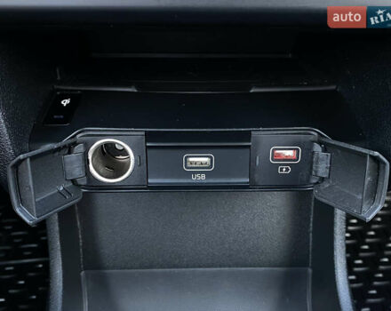 Киа Niro 2020 в Львове на Automoto.ua Серый Киа Niro, объемом двигателя 0 л и пробегом 116 тыс. км за 20800 $, фото 71 на Automoto.ua