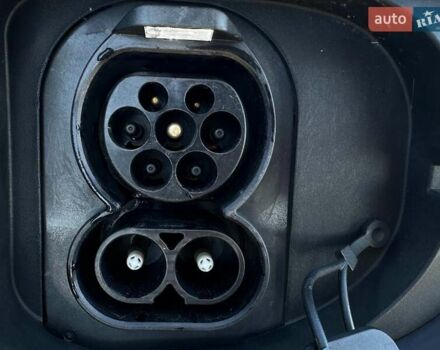 Сірий Кіа Niro, об'ємом двигуна 0 л та пробігом 58 тис. км за 23400 $, фото 18 на Automoto.ua