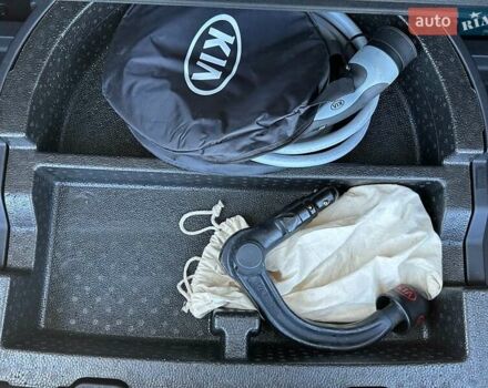 Серый Киа Niro, объемом двигателя 0 л и пробегом 97 тыс. км за 23200 $, фото 63 на Automoto.ua