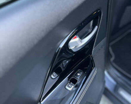 Серый Киа Niro, объемом двигателя 0 л и пробегом 133 тыс. км за 19500 $, фото 20 на Automoto.ua