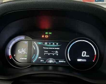 Сірий Кіа Niro, об'ємом двигуна 0 л та пробігом 93 тис. км за 17900 $, фото 4 на Automoto.ua