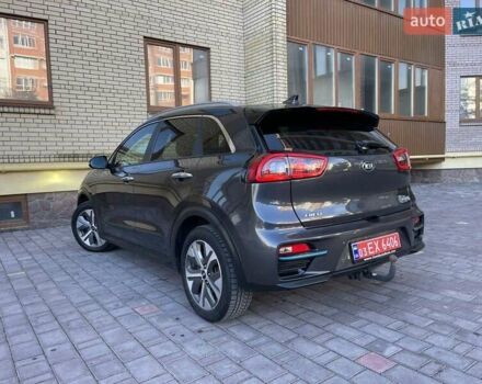 Серый Киа Niro, объемом двигателя 0 л и пробегом 125 тыс. км за 19250 $, фото 23 на Automoto.ua