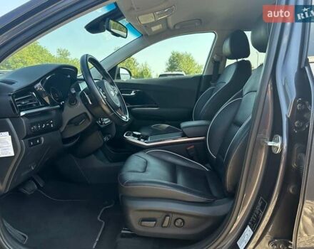 Сірий Кіа Niro, об'ємом двигуна 0 л та пробігом 76 тис. км за 22700 $, фото 2 на Automoto.ua