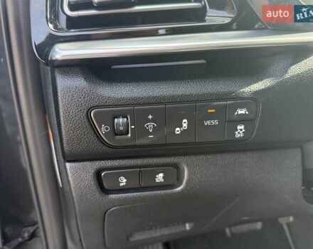 Серый Киа Niro, объемом двигателя 0 л и пробегом 124 тыс. км за 18950 $, фото 19 на Automoto.ua