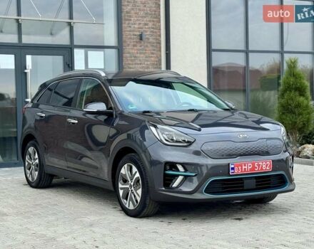 Серый Киа Niro, объемом двигателя 0 л и пробегом 150 тыс. км за 18500 $, фото 16 на Automoto.ua