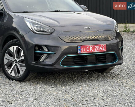 Киа Niro 2020 в Дрогобыче на Automoto.ua Серый Киа Niro, объемом двигателя 0 л и пробегом 140 тыс. км за 19299 $, фото 4 на Automoto.ua