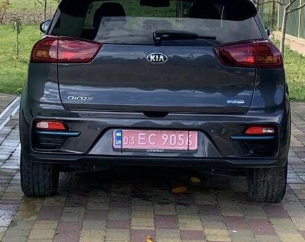 Сірий Кіа Niro, об'ємом двигуна 0 л та пробігом 73 тис. км за 18900 $, фото 4 на Automoto.ua