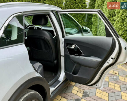 Киа Niro 2020 в Самборе на Automoto.ua Серый Киа Niro, объемом двигателя 0 л и пробегом 59 тыс. км за 20700 $, фото 28 на Automoto.ua