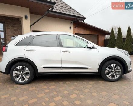 Сірий Кіа Niro, об'ємом двигуна 0 л та пробігом 71 тис. км за 21999 $, фото 10 на Automoto.ua
