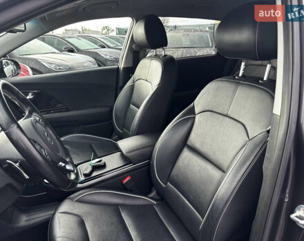 Серый Киа Niro, объемом двигателя 0 л и пробегом 112 тыс. км за 20800 $, фото 19 на Automoto.ua