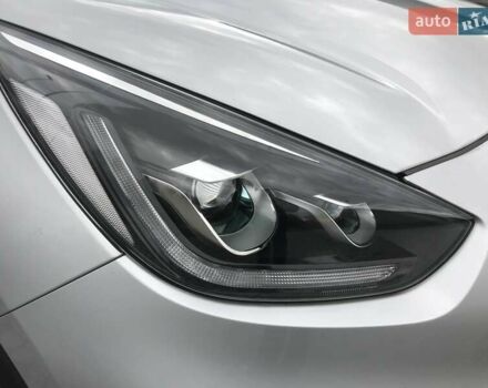 Серый Киа Niro, объемом двигателя 0 л и пробегом 90 тыс. км за 19900 $, фото 11 на Automoto.ua