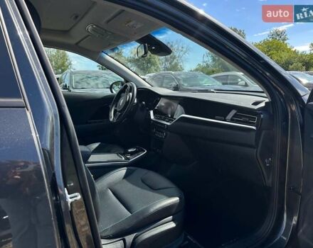 Серый Киа Niro, объемом двигателя 0 л и пробегом 97 тыс. км за 23200 $, фото 69 на Automoto.ua
