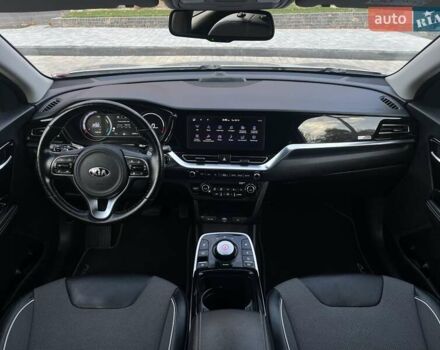 Серый Киа Niro, объемом двигателя 0 л и пробегом 72 тыс. км за 19750 $, фото 48 на Automoto.ua