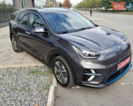 Сірий Кіа Niro, об'ємом двигуна 0 л та пробігом 126 тис. км за 20900 $, фото 4 на Automoto.ua