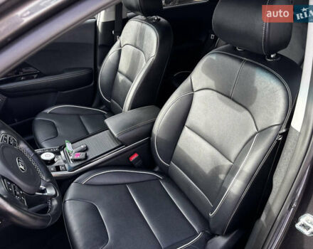 Серый Киа Niro, объемом двигателя 0 л и пробегом 110 тыс. км за 21200 $, фото 39 на Automoto.ua