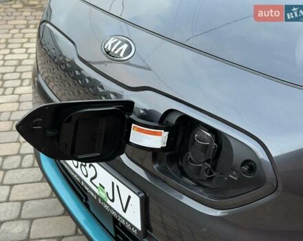 Сірий Кіа Niro, об'ємом двигуна 0 л та пробігом 118 тис. км за 20499 $, фото 101 на Automoto.ua