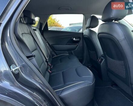 Сірий Кіа Niro, об'ємом двигуна 0 л та пробігом 76 тис. км за 21700 $, фото 49 на Automoto.ua
