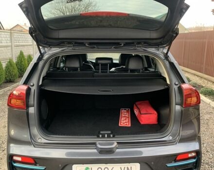 Серый Киа Niro, объемом двигателя 0 л и пробегом 139 тыс. км за 18800 $, фото 7 на Automoto.ua
