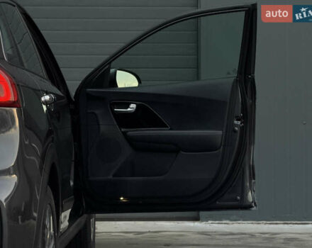 Серый Киа Niro, объемом двигателя 0 л и пробегом 164 тыс. км за 17550 $, фото 33 на Automoto.ua