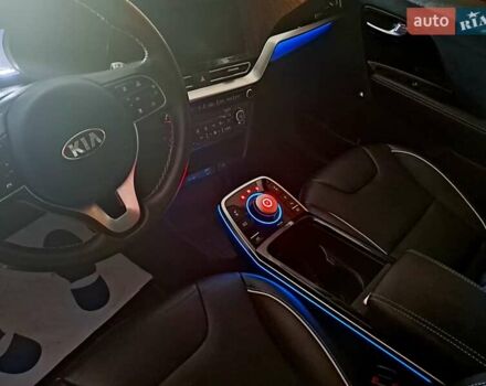 Сірий Кіа Niro, об'ємом двигуна 0 л та пробігом 126 тис. км за 20900 $, фото 16 на Automoto.ua