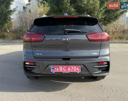 Серый Киа Niro, объемом двигателя 0 л и пробегом 124 тыс. км за 18950 $, фото 4 на Automoto.ua