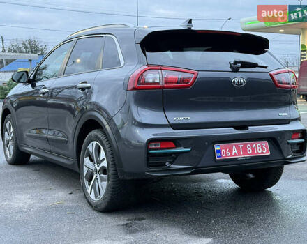 Серый Киа Niro, объемом двигателя 0 л и пробегом 165 тыс. км за 18000 $, фото 8 на Automoto.ua