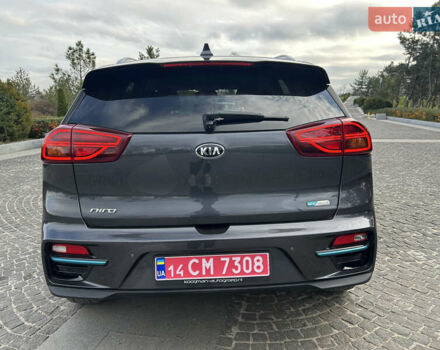Сірий Кіа Niro, об'ємом двигуна 0 л та пробігом 113 тис. км за 19580 $, фото 7 на Automoto.ua