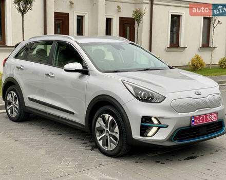 Сірий Кіа Niro, об'ємом двигуна 0 л та пробігом 63 тис. км за 20899 $, фото 8 на Automoto.ua