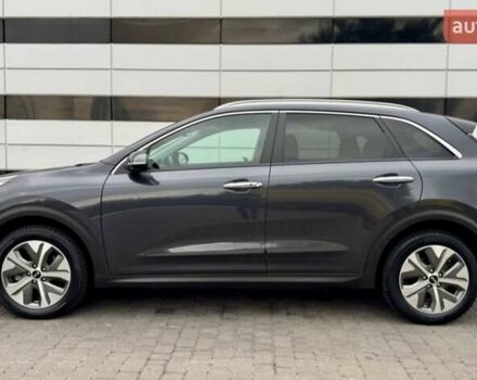Серый Киа Niro, объемом двигателя 0 л и пробегом 147 тыс. км за 18800 $, фото 1 на Automoto.ua