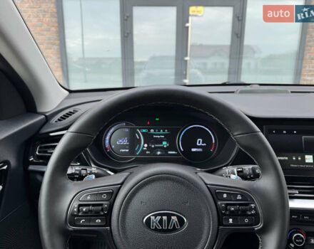 Серый Киа Niro, объемом двигателя 0 л и пробегом 139 тыс. км за 18900 $, фото 78 на Automoto.ua